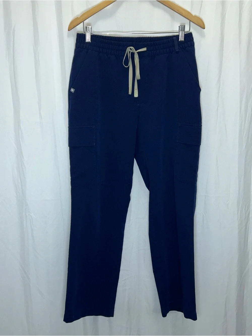 FIGS Navy Cargo Scrub Pants Size Medium-Short